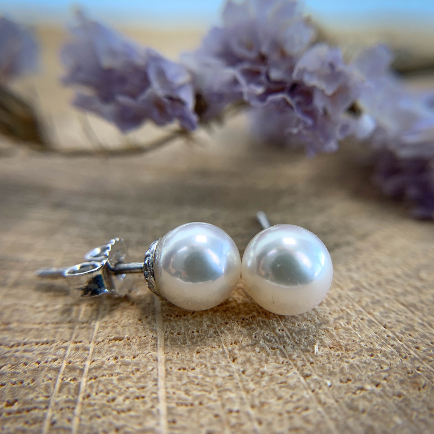 Orecchini di perle con montatura in oro bianco
