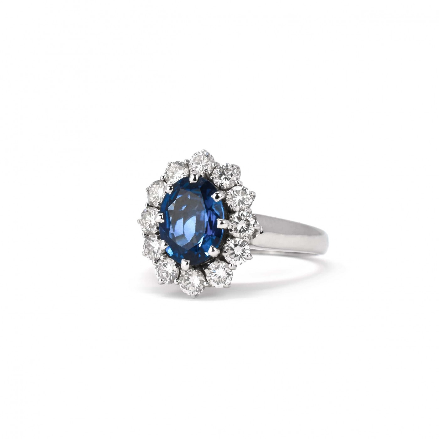 Anello a fiore di brillanti e zaffiro 2,27 ct