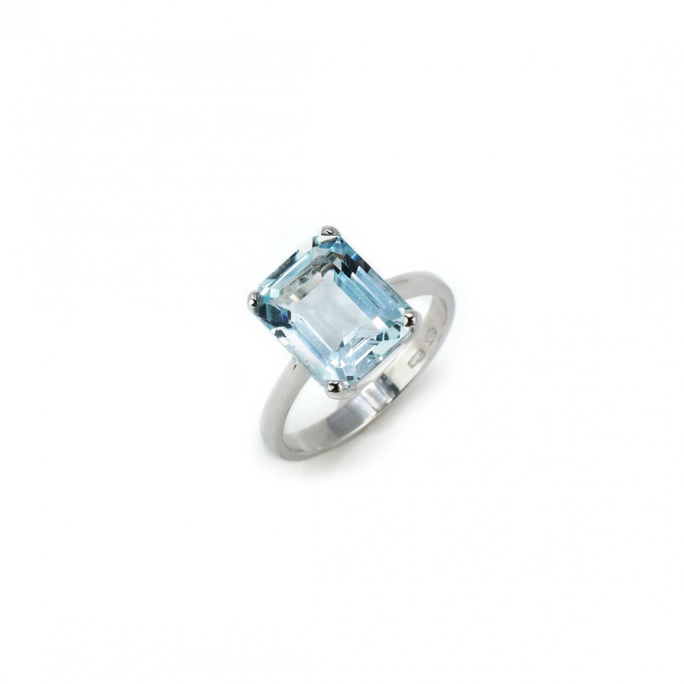 Anello acquamarina a taglio smeraldo da 1,80 ct