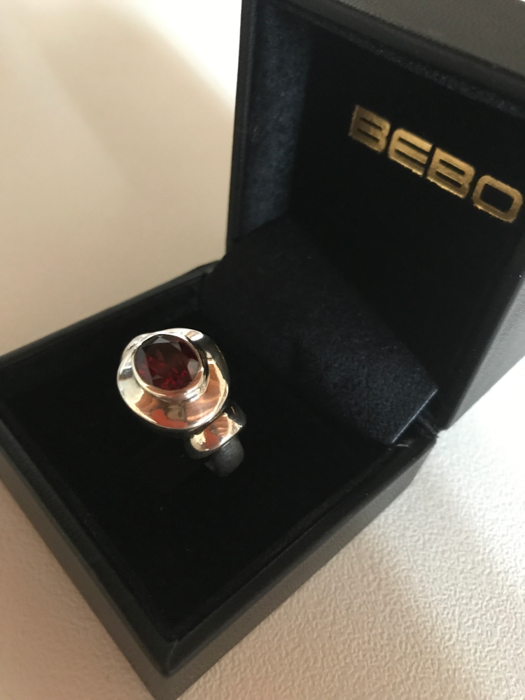 Magic Ring - Garnet