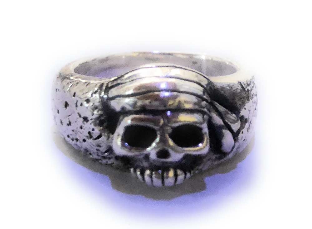 Pirate Skull Island Ring