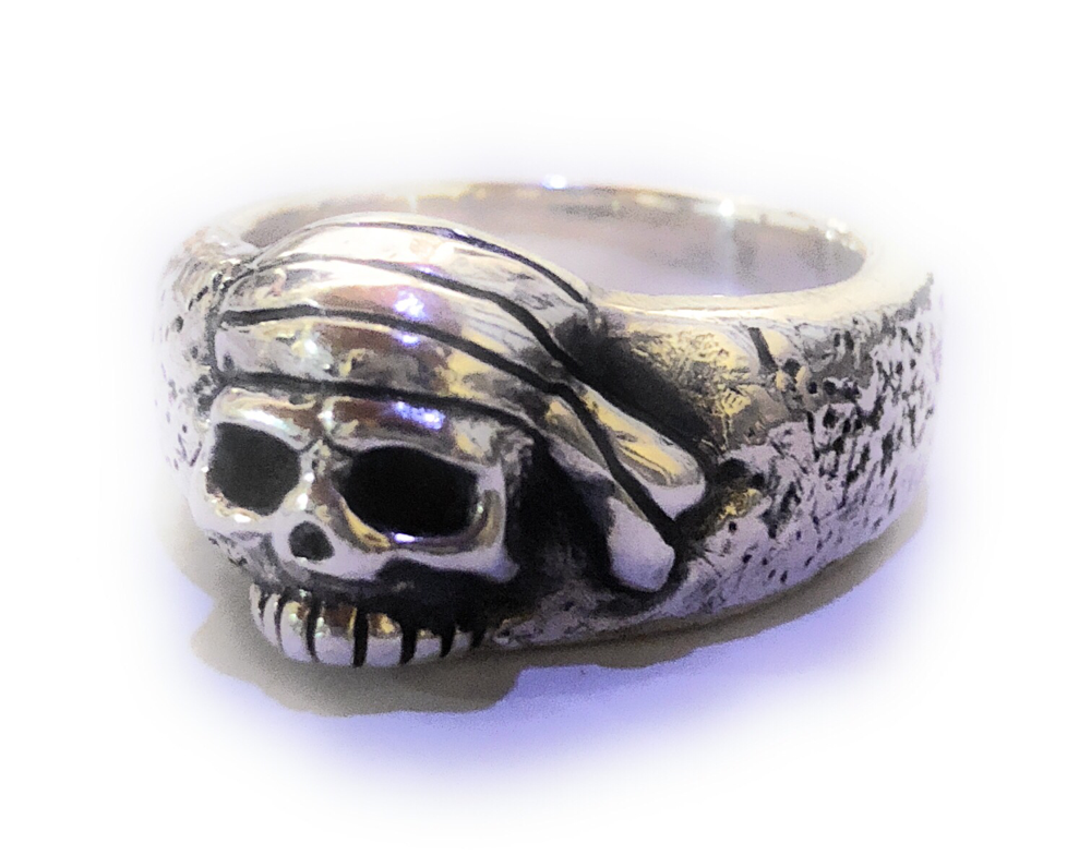 Pirate Skull Island Ring