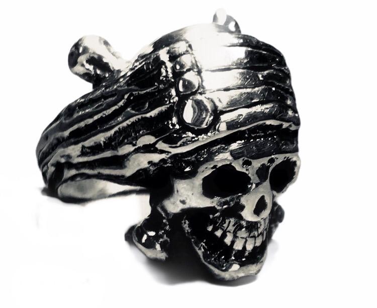 Skull Ring Pirates Of The Caribbean model Johnny Depp