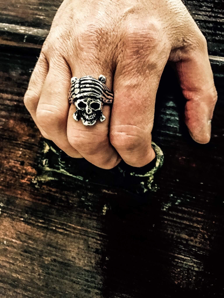 Skull Ring Pirates Of The Caribbean model Johnny Depp