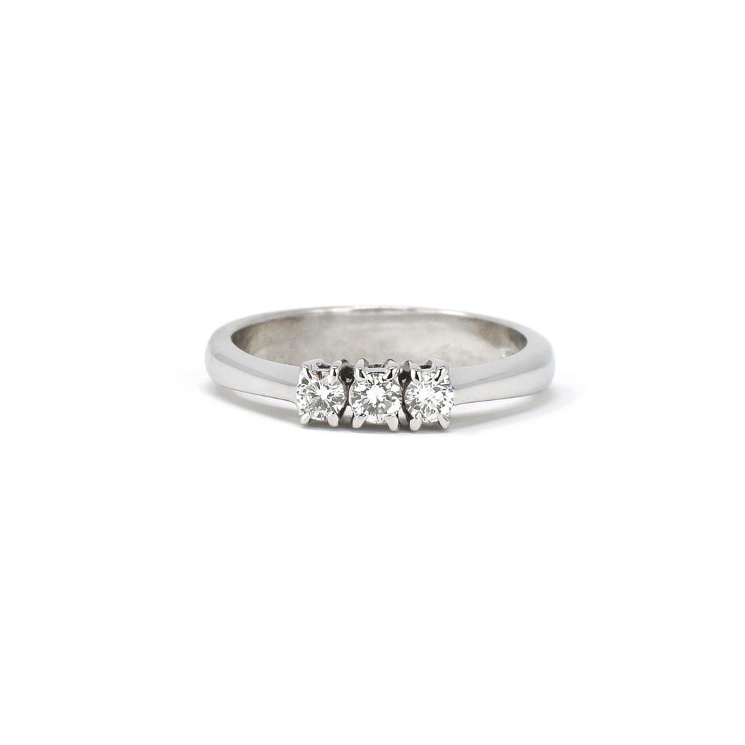 Anello trilogy brillanti da 0,36 ct