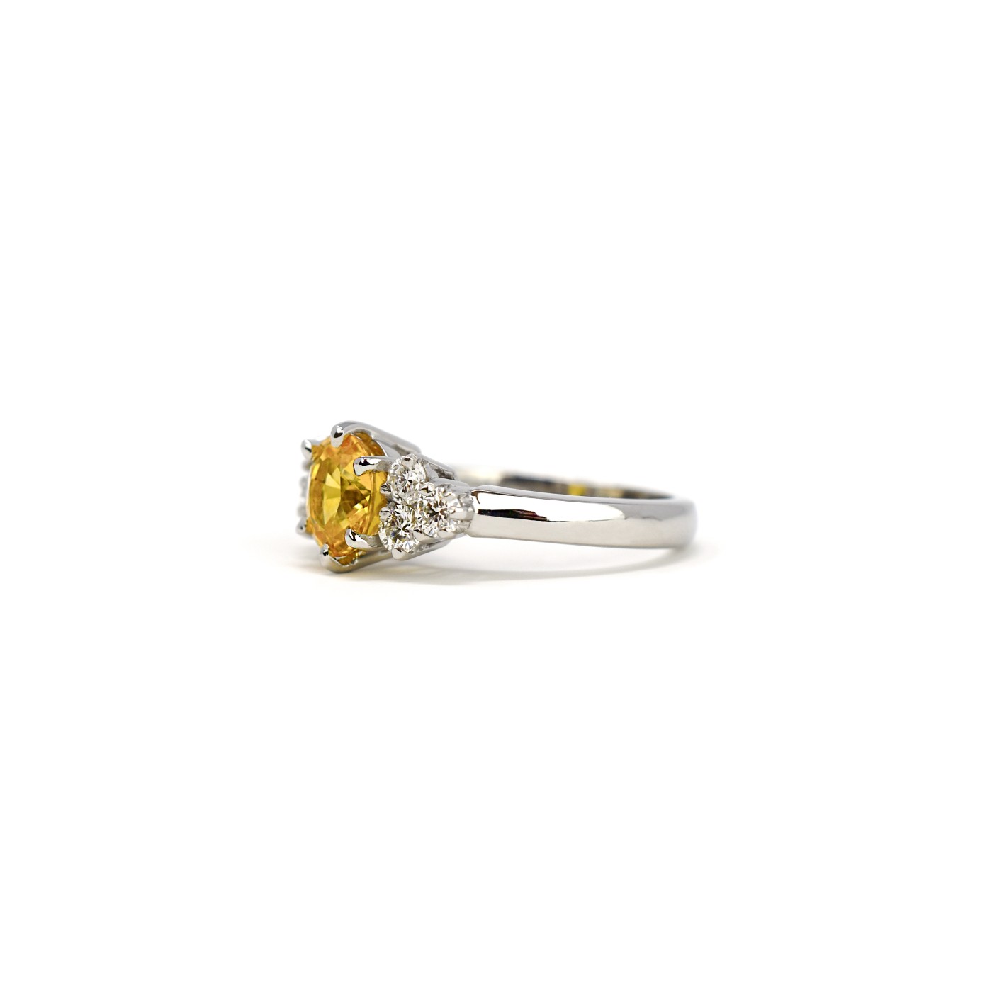 Anello zaffiro giallo e brillanti