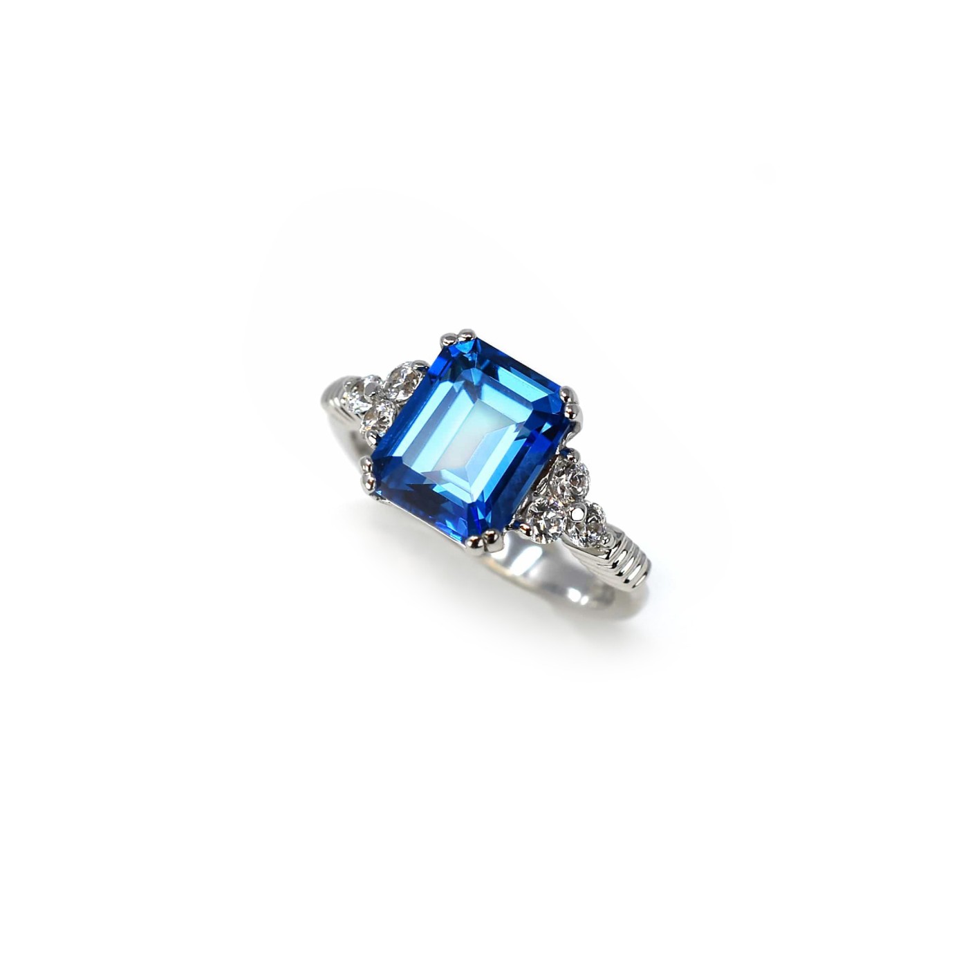 Anello quarzo azzurro