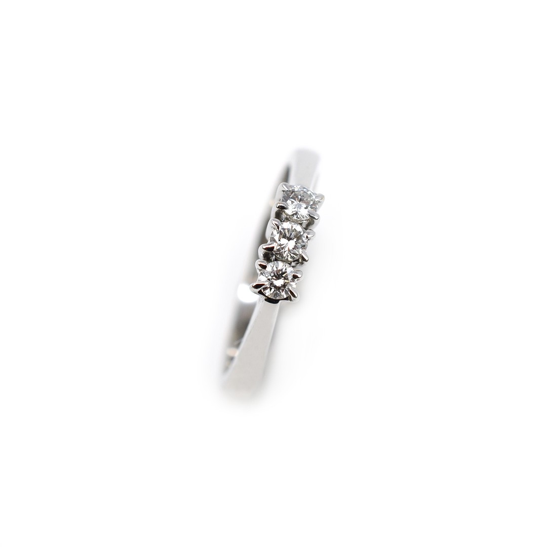 Anello trilogy diamanti da 0,12 ct