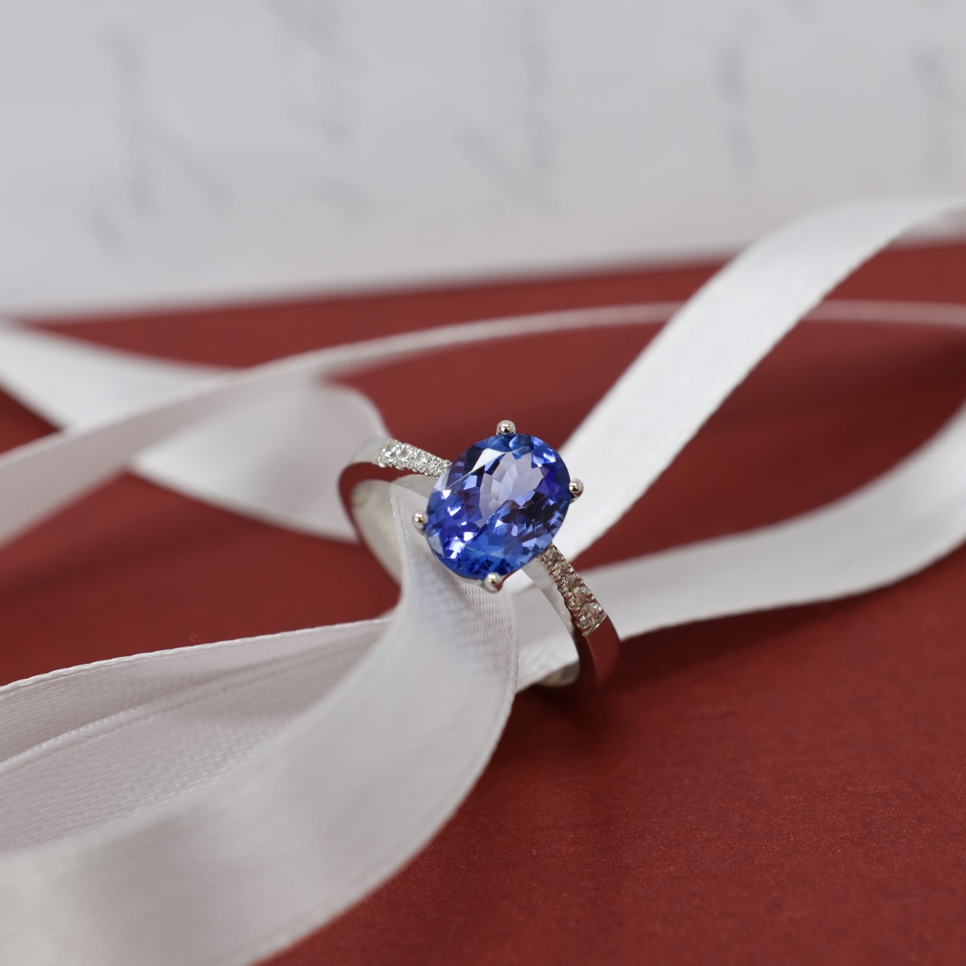 Anello tanzanite da 1,60 ct e brillanti 0,08 ct