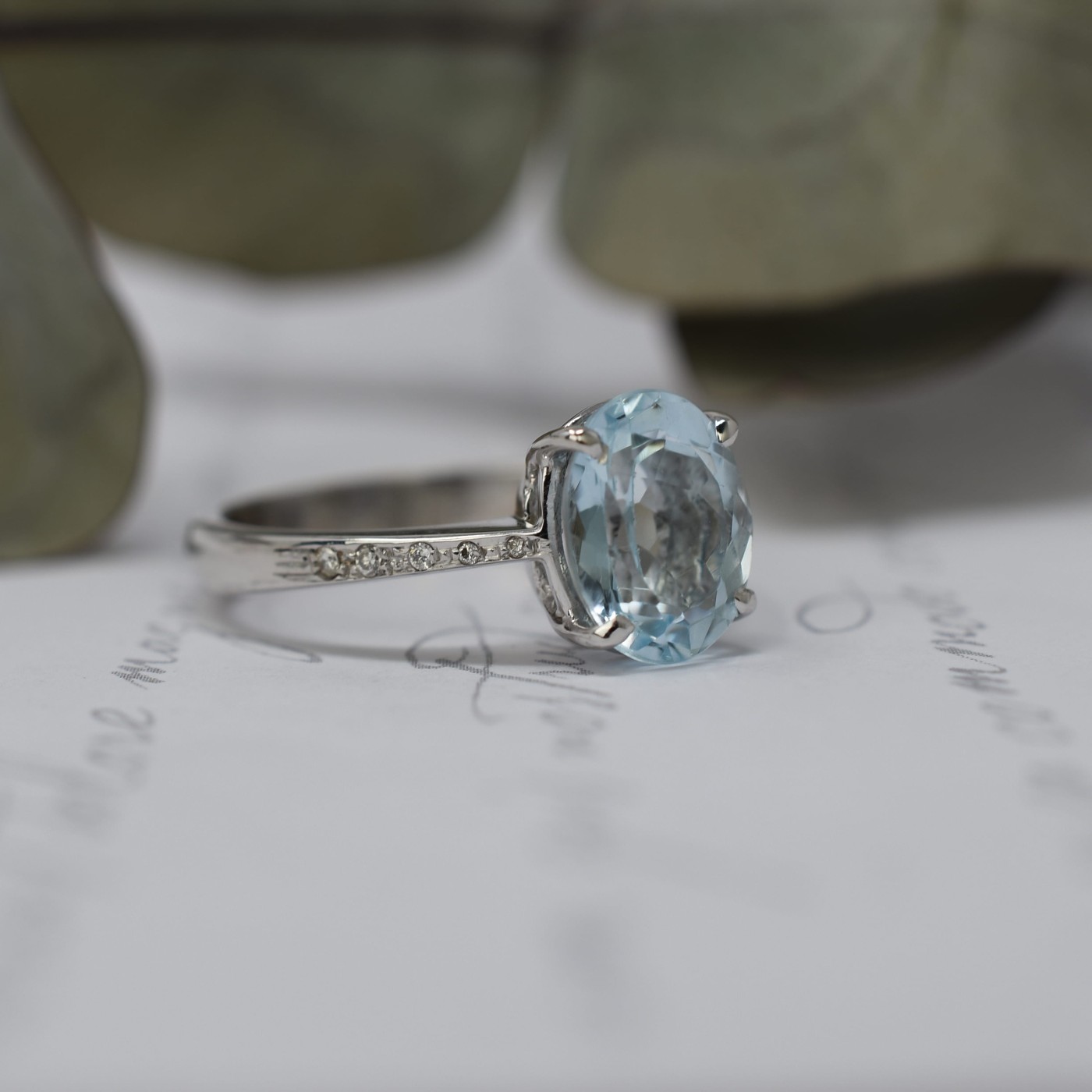 Anello con Acquamarina da 3,30 ct e brillanti