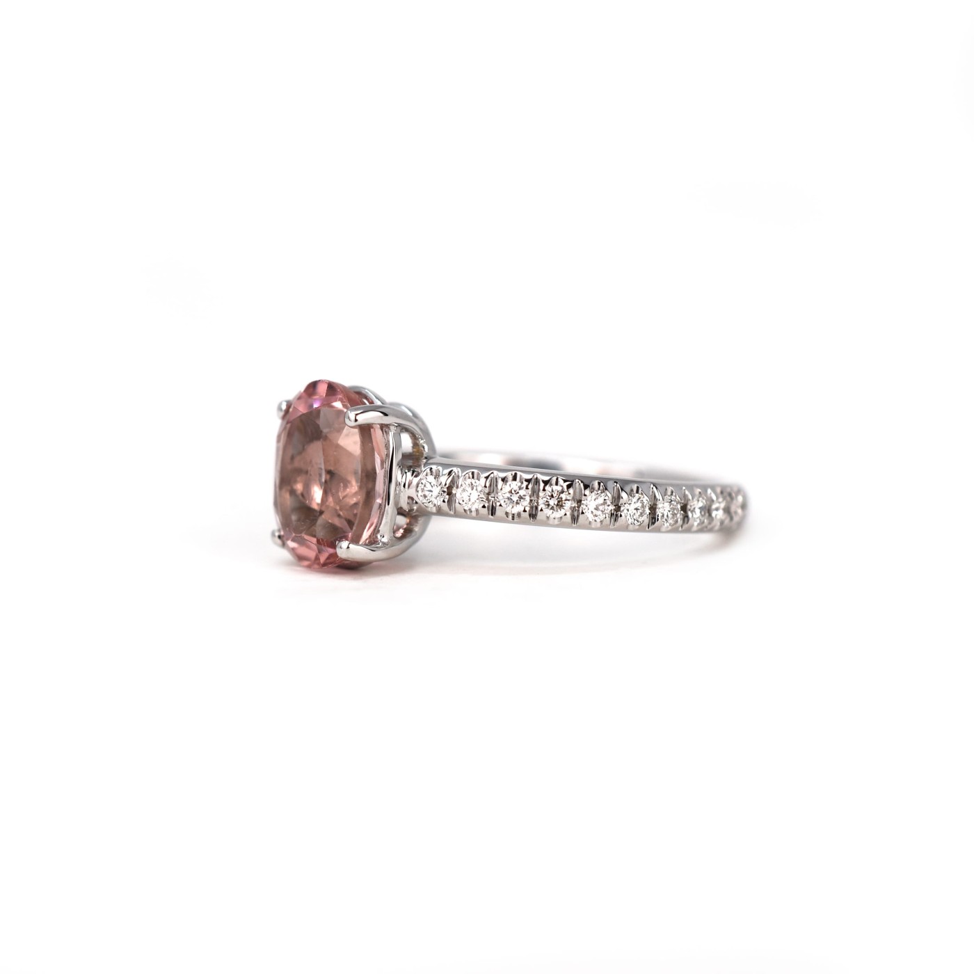 Anello tormalina rosa brasiliana 2,27 ct e brillanti