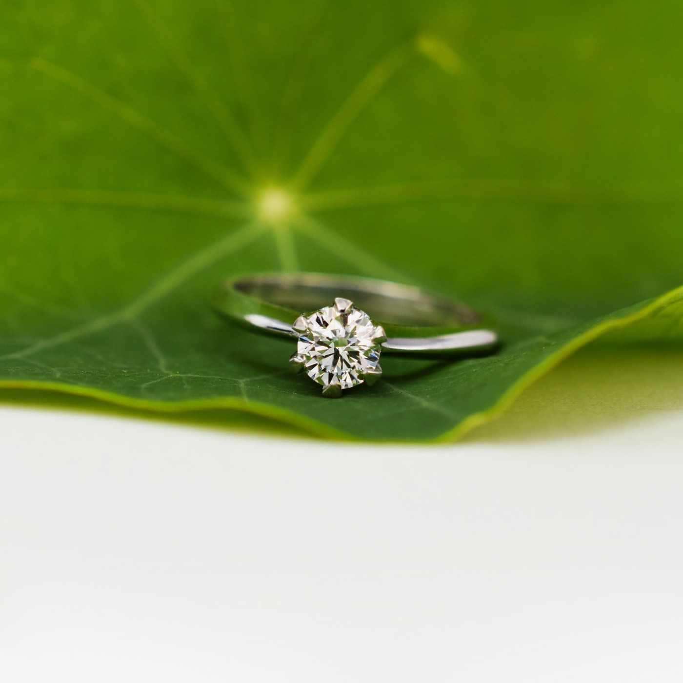 Anello con diamante da laboratorio 0,56 ct.