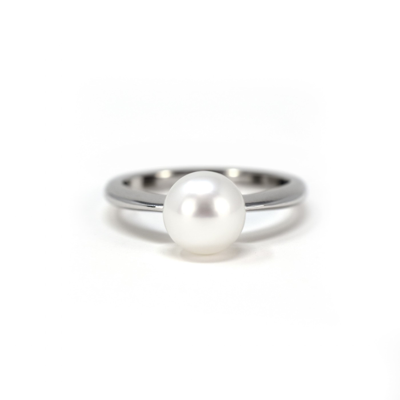 Anello con perla di acqua dolce a cipollina
