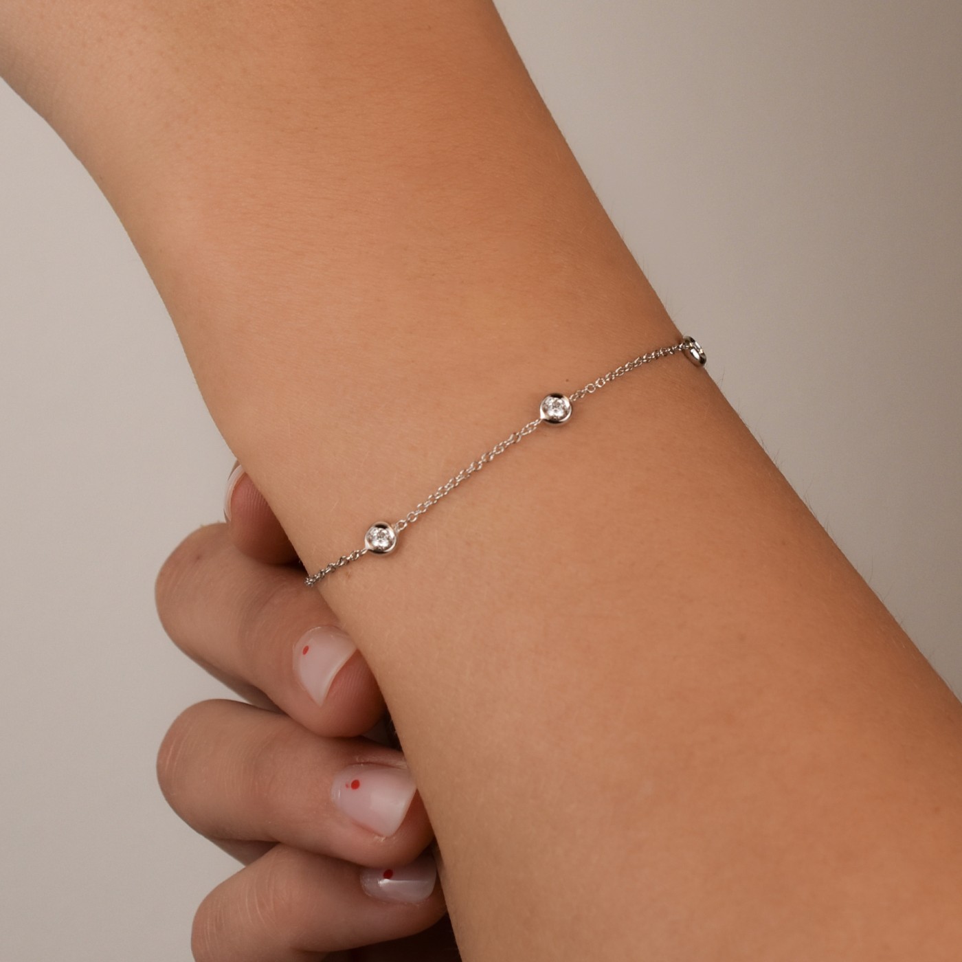 Braccialetto in oro bianco con 5 brillanti da 0,34 ct.