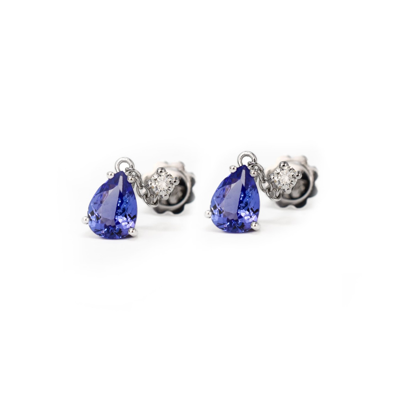 Orecchini con tanzanite a goccia e brillanti da 0,18 ct.