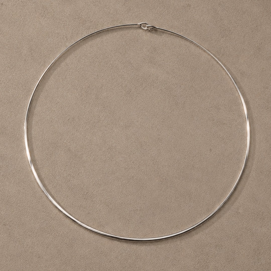 Collana rigida in oro bianco